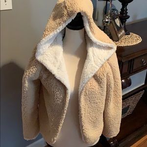NWT Zaful Reversible Sherpa coat.  Short